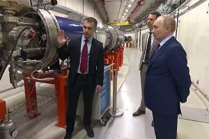 Старт адронного коллайдера в России, ЦЕРН в России, строительство адронного коллайдер, физика тяжелы частиц, зачем нужен коллайдер, синхрофазатрон